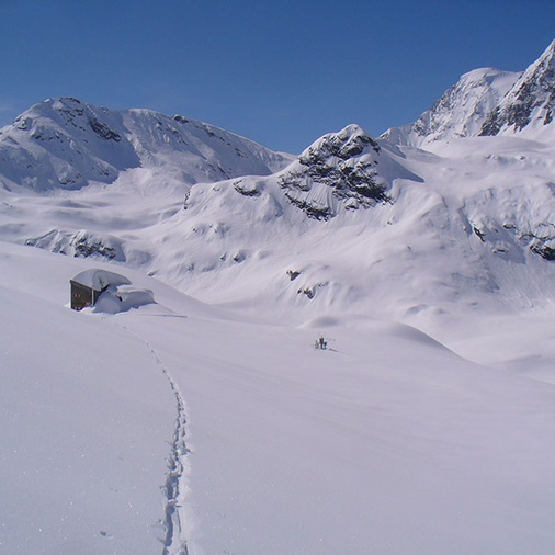 /media/huts/img/rifugio_gastaldi_cai_torino.jpg