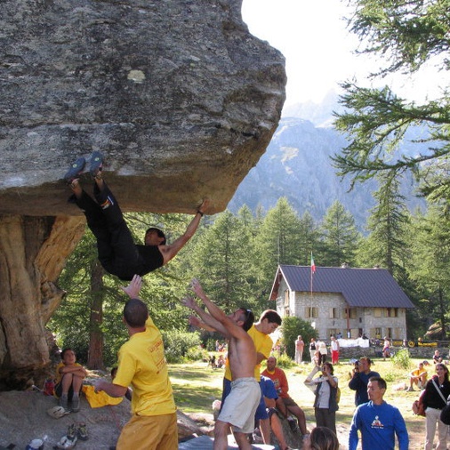 /media/huts/img/rifugio_levi_molinari_cai_torino_2.jpg