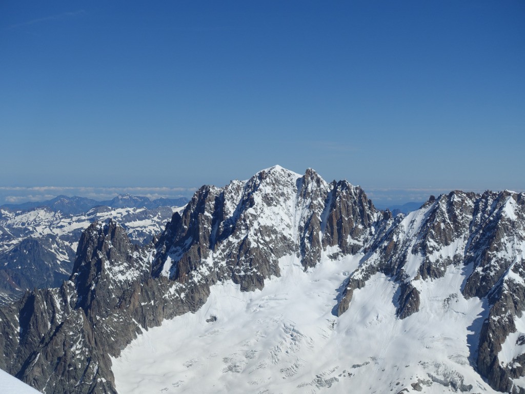 Numerosi interventi in montagna A Taleggio una giovane cade in